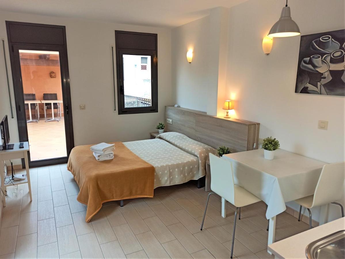 Apartaments Fonda Comerc Torroella de Montgrí Esterno foto