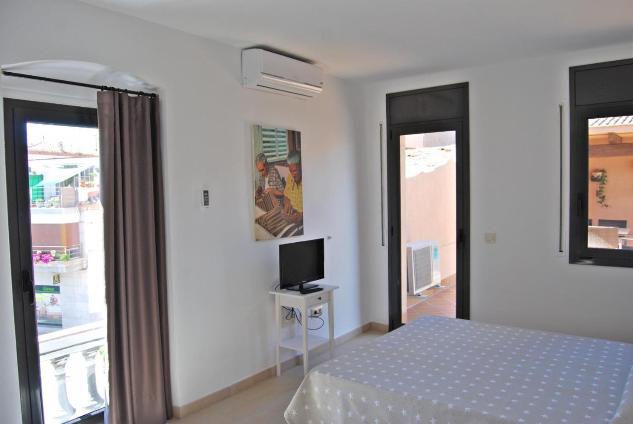 Apartaments Fonda Comerc Torroella de Montgrí Esterno foto