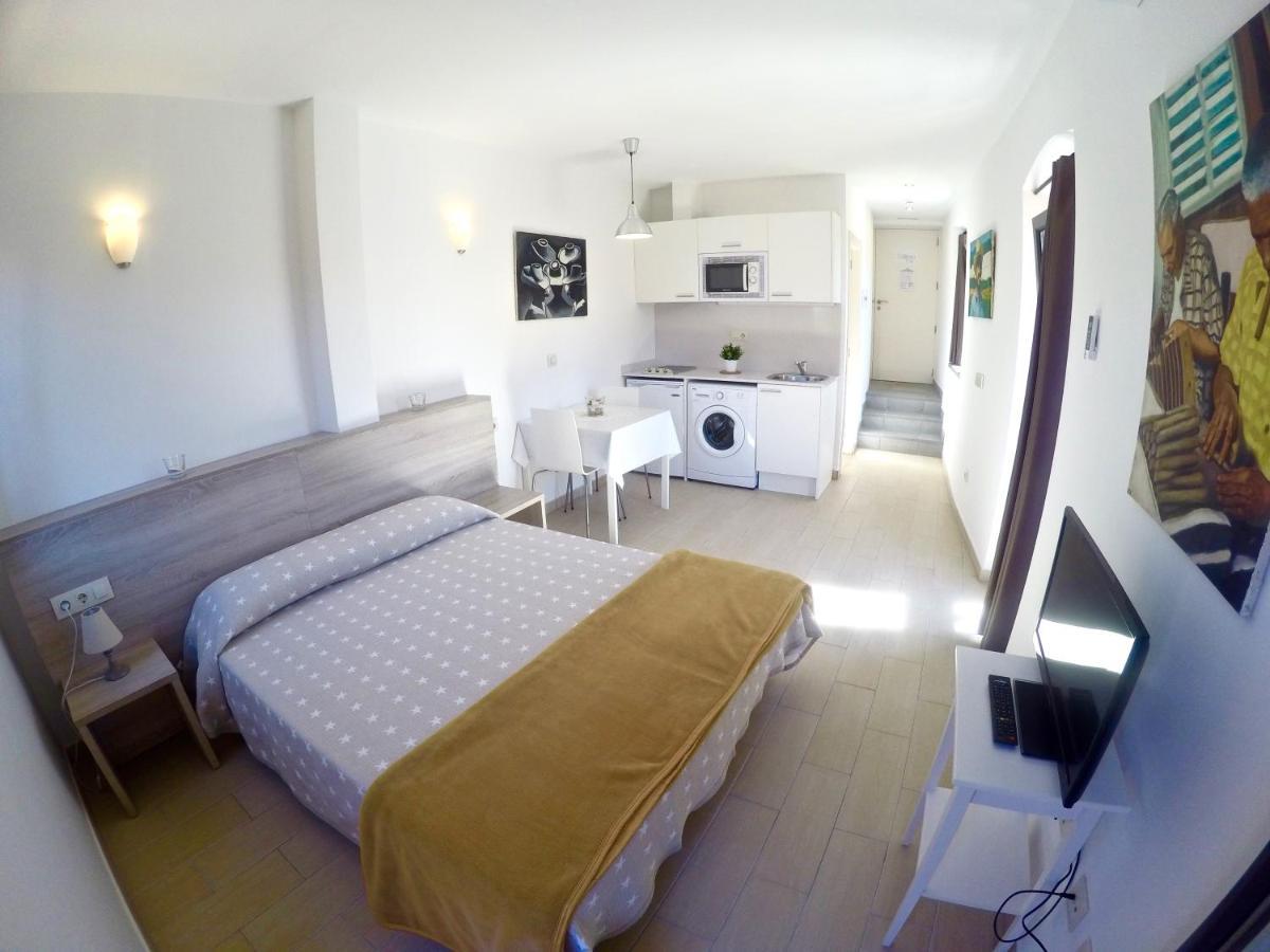 Apartaments Fonda Comerc Torroella de Montgrí Esterno foto