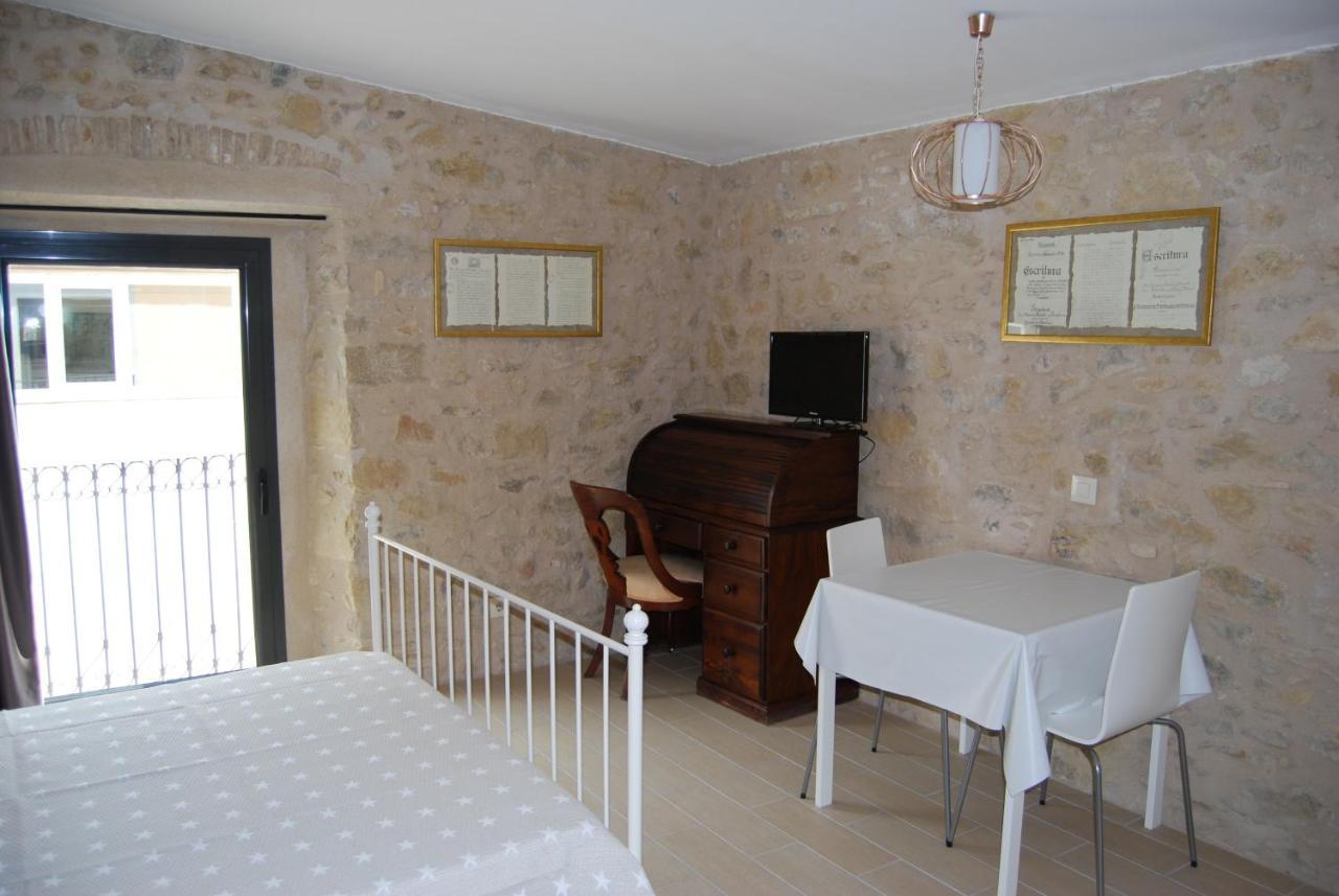 Apartaments Fonda Comerc Torroella de Montgrí Esterno foto