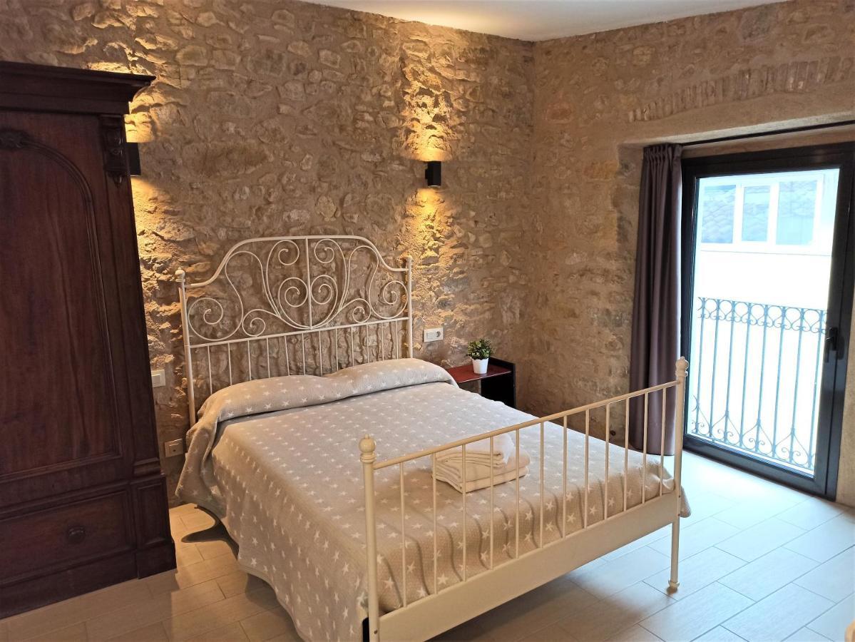 Apartaments Fonda Comerc Torroella de Montgrí Esterno foto