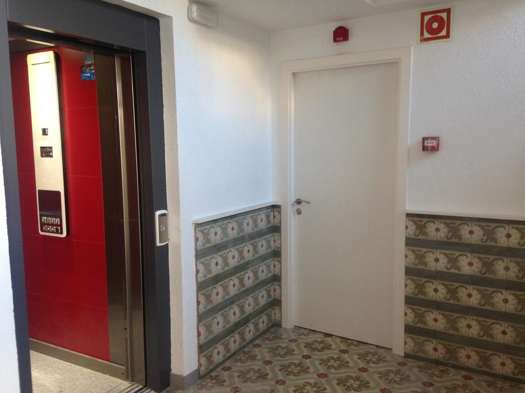 Apartaments Fonda Comerc Torroella de Montgrí Esterno foto