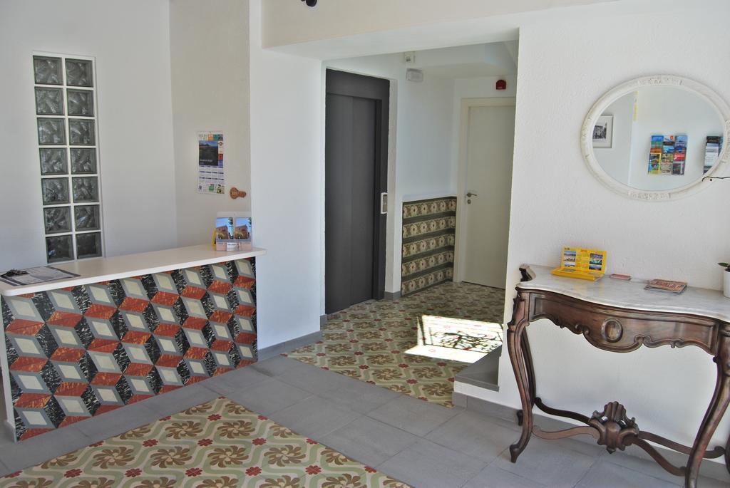 Apartaments Fonda Comerc Torroella de Montgrí Esterno foto