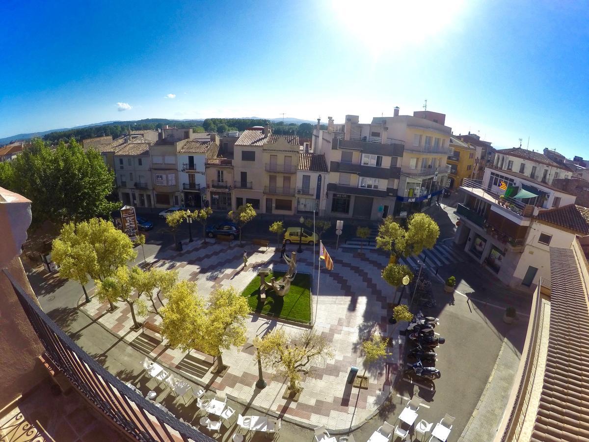Apartaments Fonda Comerc Torroella de Montgrí Esterno foto